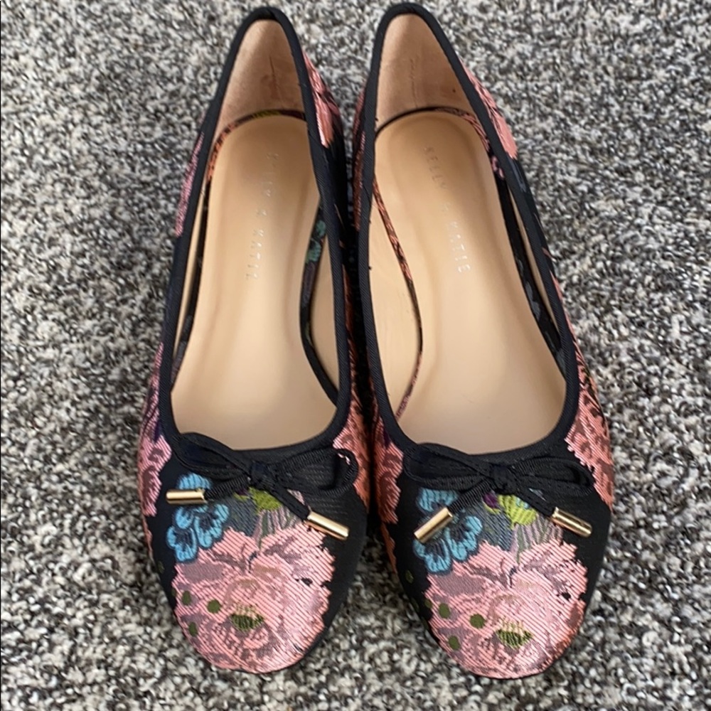 EUC KELLY and KATIE Elerana embroidered flats 7